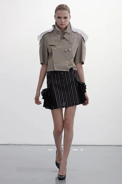 Look 15